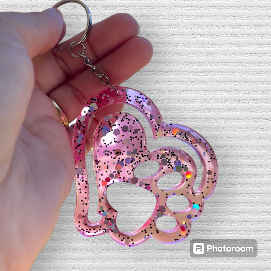 Resin / Epoxy keychain - Hand poured heart & paw design