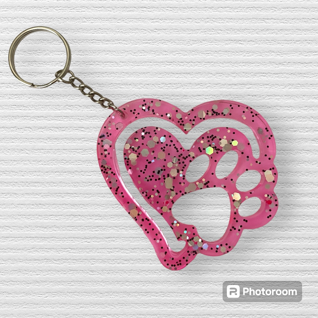 Resin / Epoxy keychain - Hand poured heart & paw design