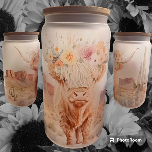 Frosted Glass can up with bamboo lid and glass straw - Highland cow desert with flowers